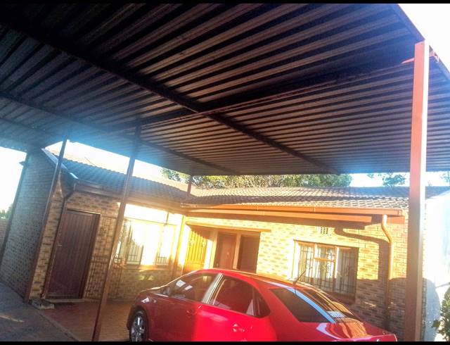 4 BEDROOM FREEHOLD FOR SALE IN KAGISO